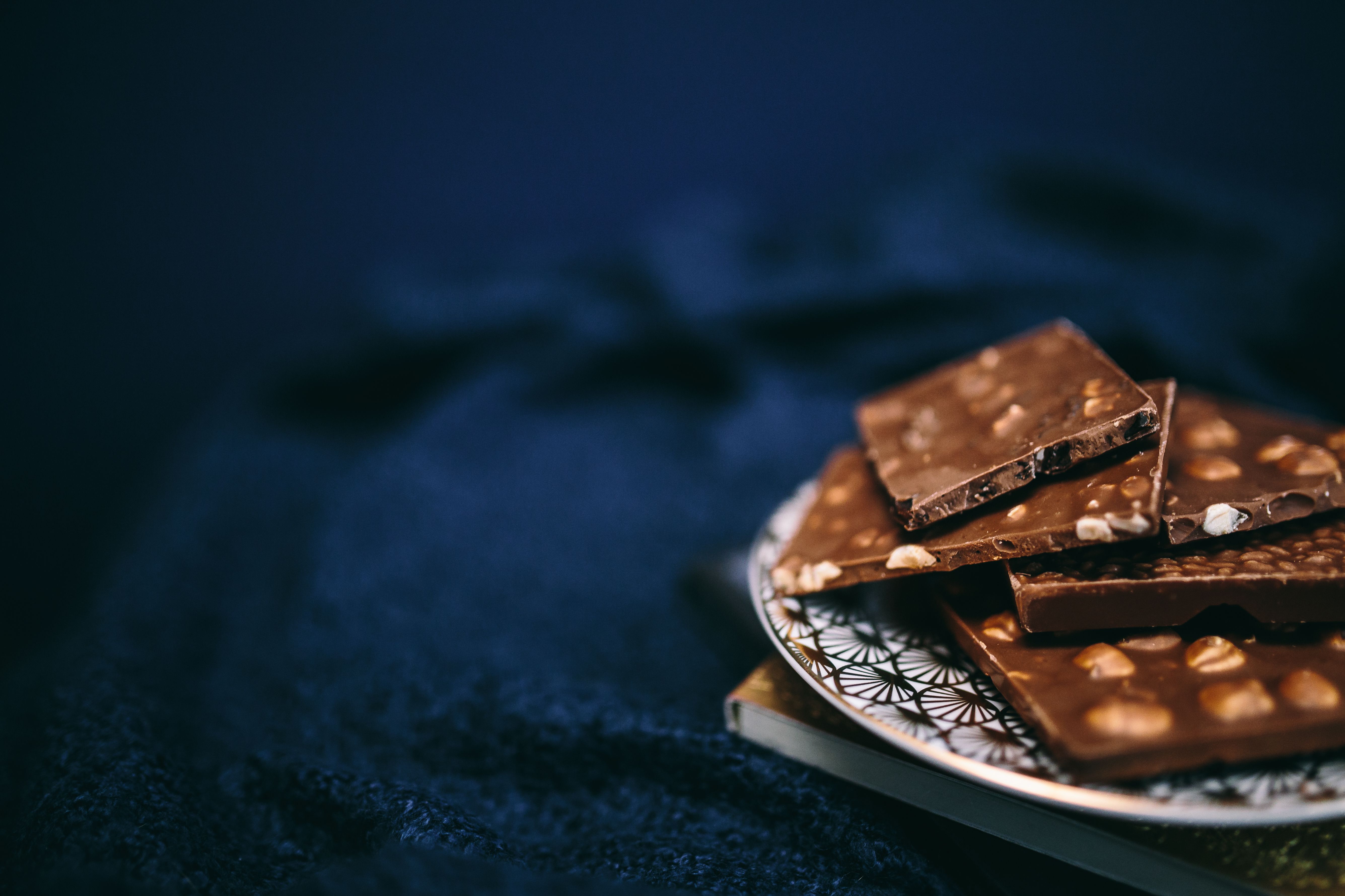 foodiesfeed.com_chocolate-with-nuts