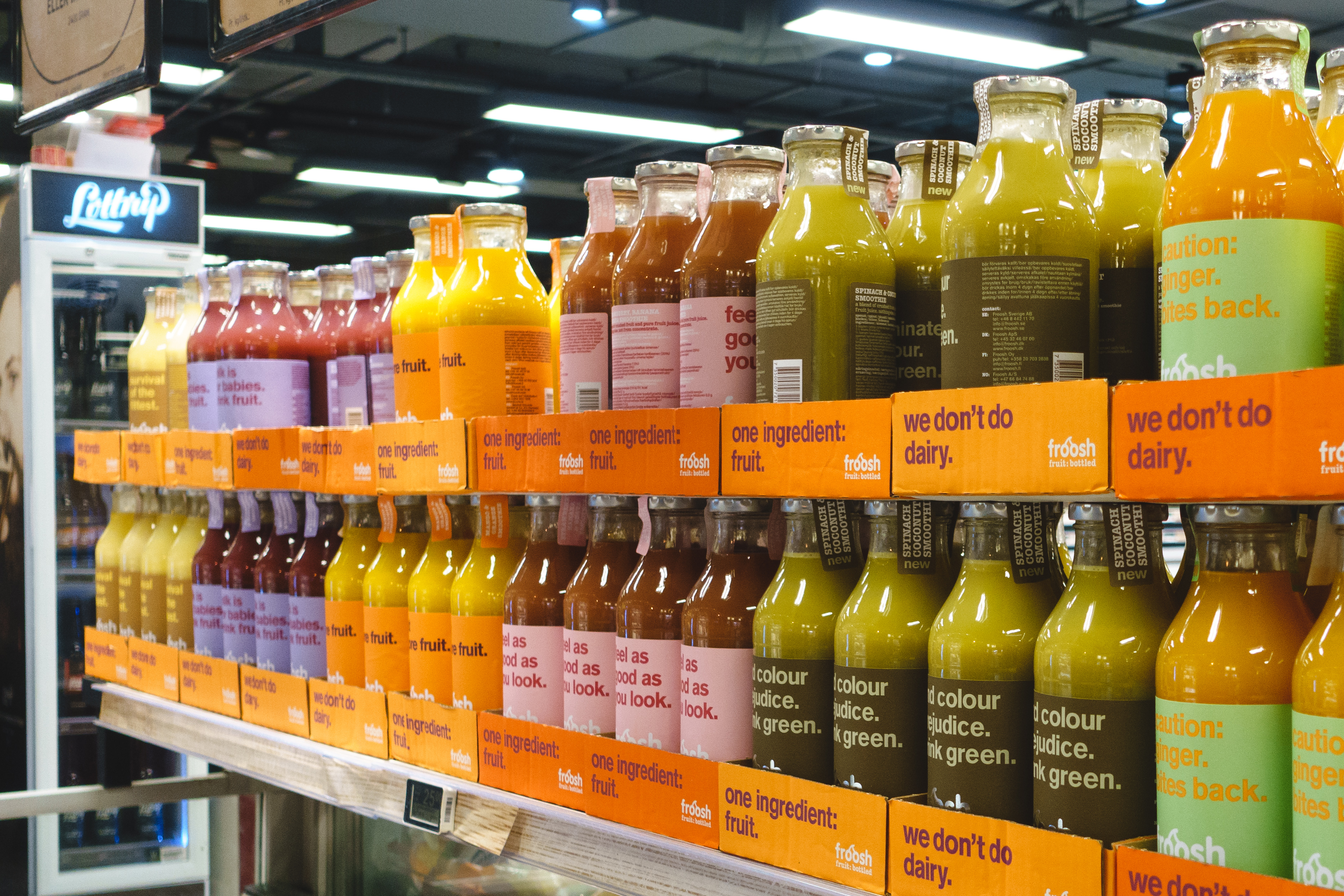 foodiesfeed.com_fruit-juices-in-supermarket